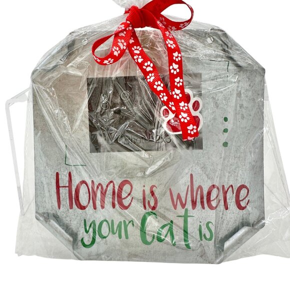 Cat Lovers Gift Set Airplus Aloe Infused Cat Christmas Socks and Metal Sign NWT - Picture 2 of 9